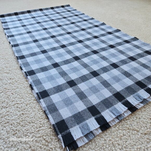 NWOT Foxford Cashwool Extra Fine Merino Wool Grey Black Plaid Ireland - Picture 6 of 9